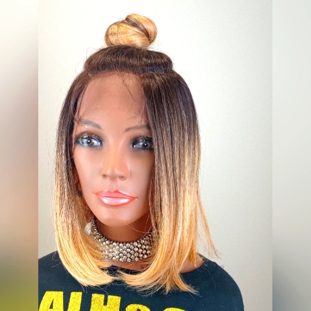 Blonde ombre wig with ponytail